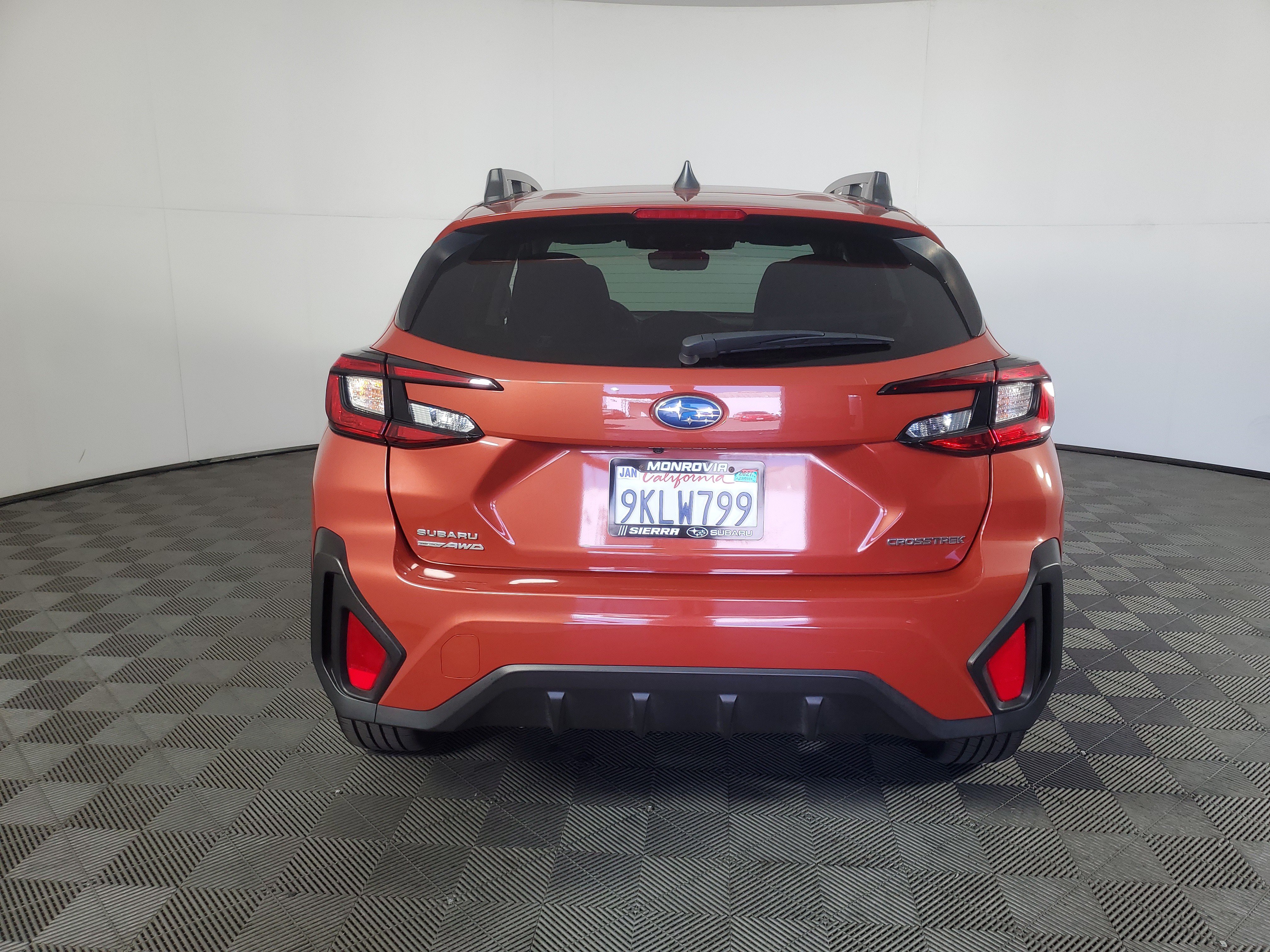 Used 2024 Subaru Crosstrek 2.0i Premium w/ Crosstrek Mirror Package AWD/4WD image 5