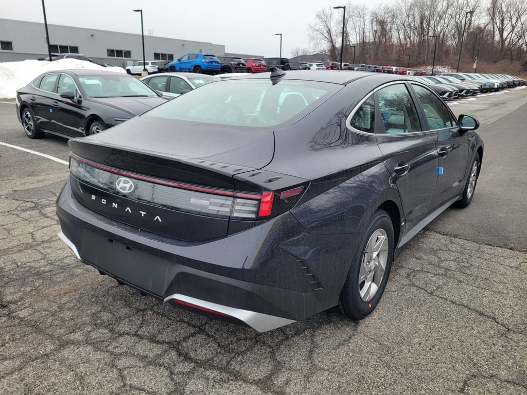 New 2026 Hyundai Sonata SE FWD image 3