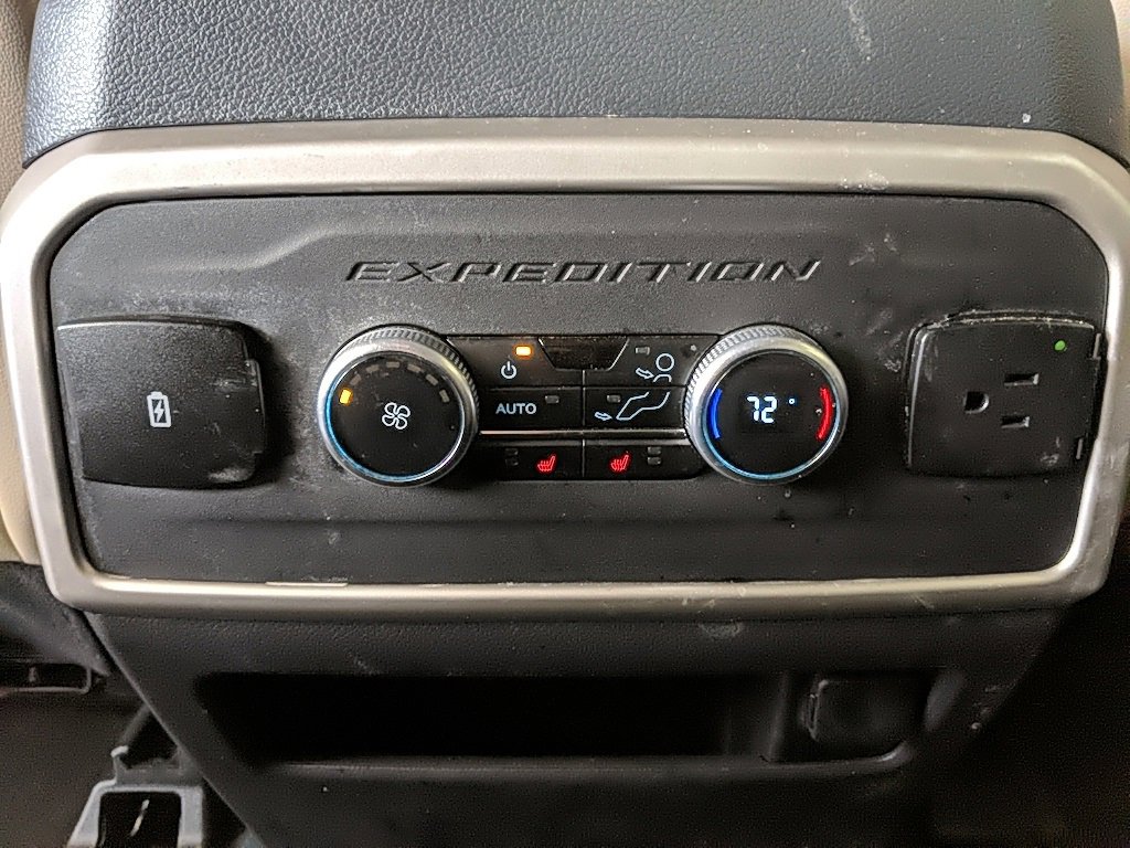 Used 2023 Ford Expedition Limited image 16