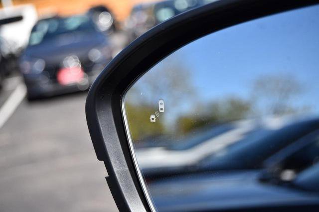 New 2025 Nissan Pathfinder SV w/ Black Appearance Package image 10