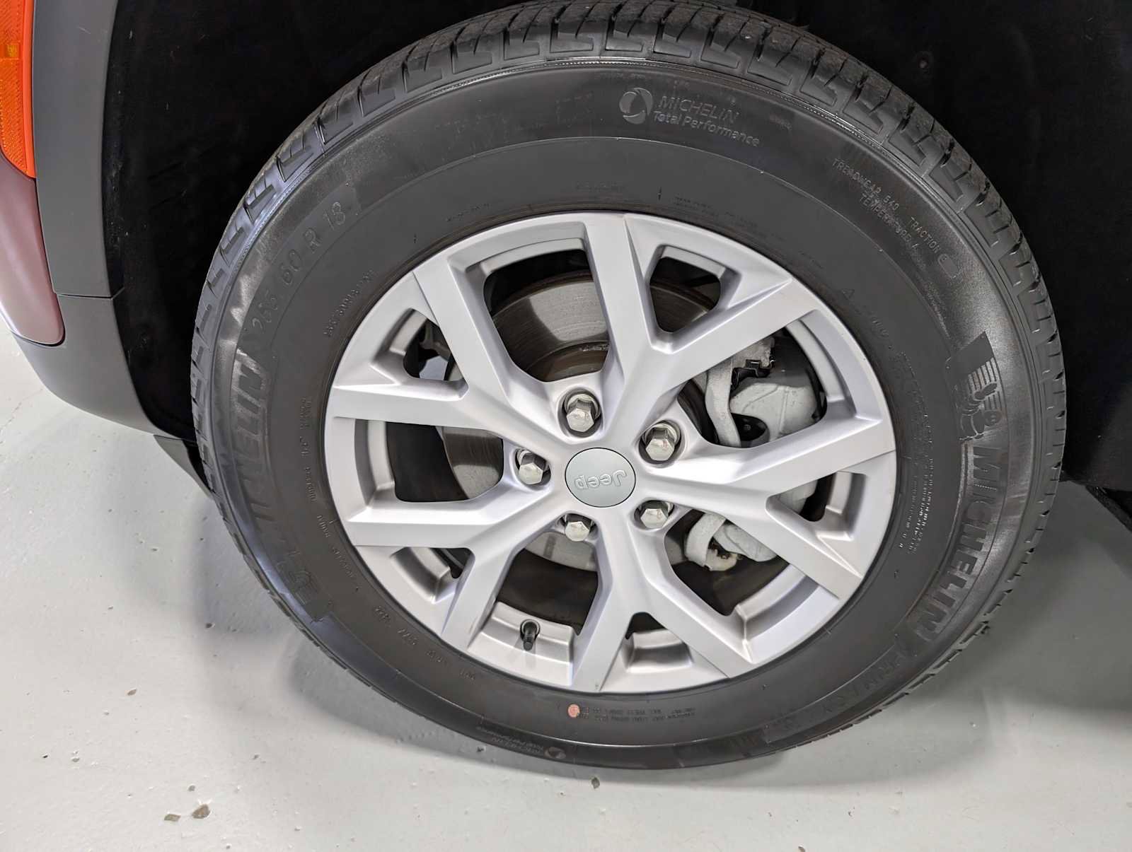 Used 2022 Jeep Grand Cherokee Limited image 3