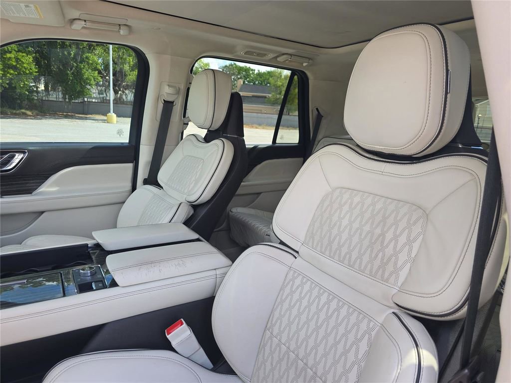 Certified 2023 Lincoln Navigator Black Label AWD/4WD image 18
