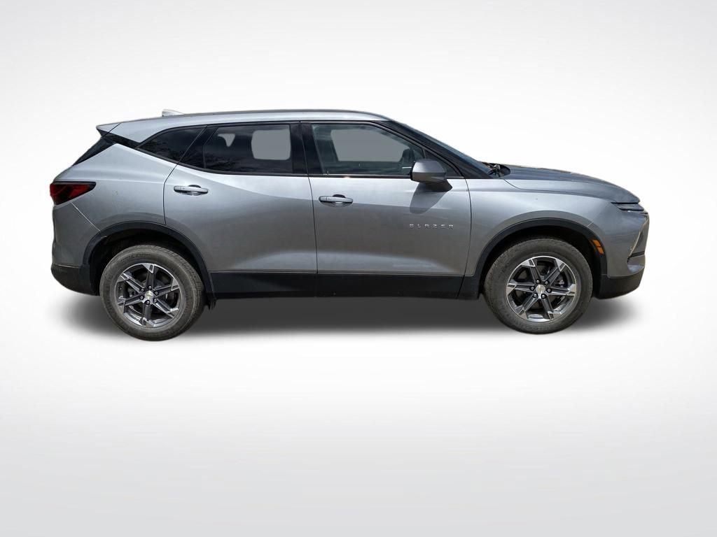Used 2024 Chevrolet Blazer LT w/ Driver Confidence Package FWD image 8