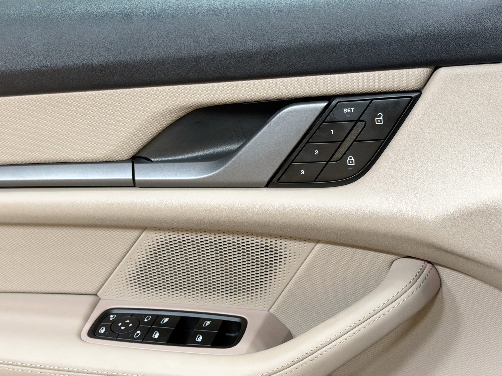 Certified 2025 Porsche Taycan RWD image 23