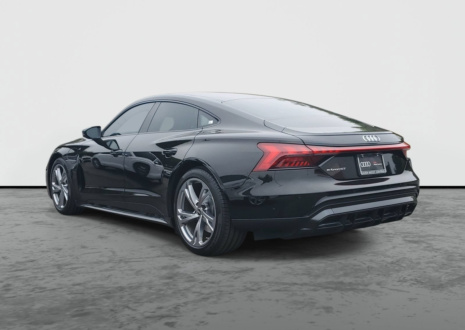 Used 2023 Audi e-tron GT Premium Plus AWD/4WD image 3