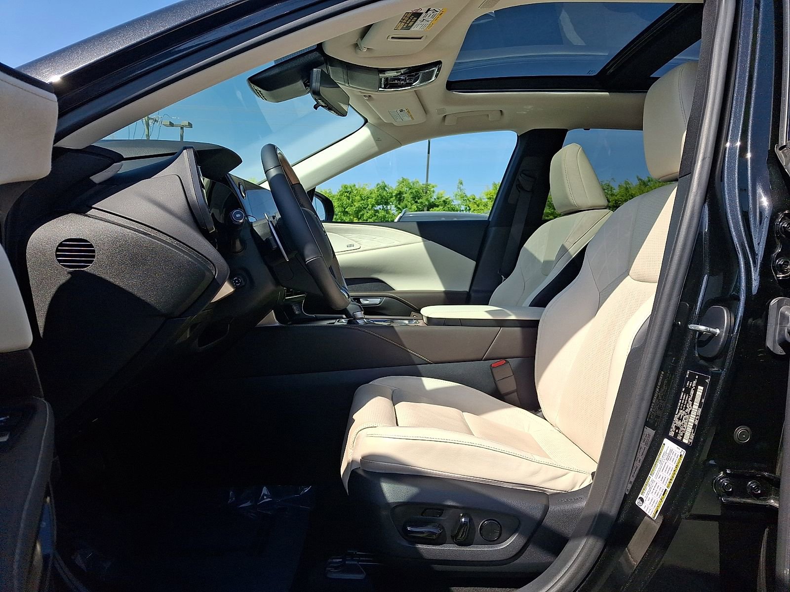 Used 2023 Lexus RX 350 FWD w/ Accessory Package (Z1) image 13