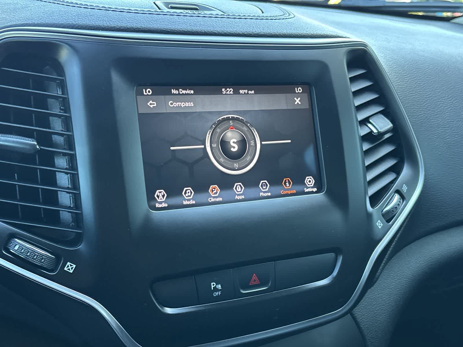 Used 2019 Jeep Cherokee Latitude Plus AWD/4WD image 19
