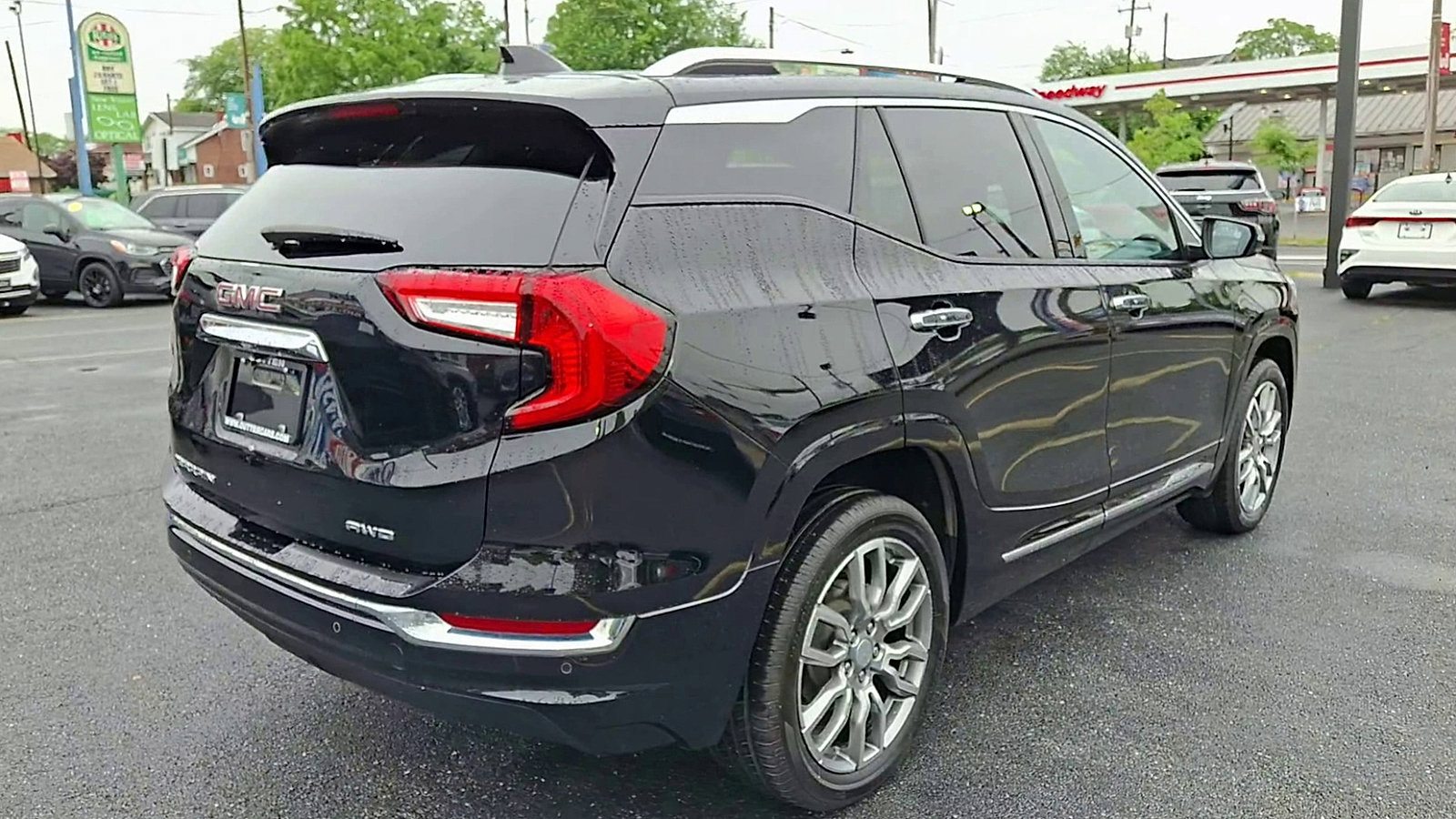 Used 2023 GMC Terrain Denali image 8