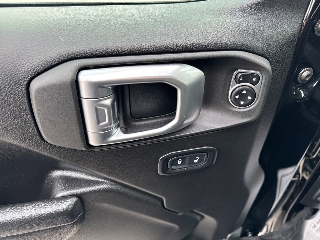 Used 2022 Jeep Wrangler Sport S image 12