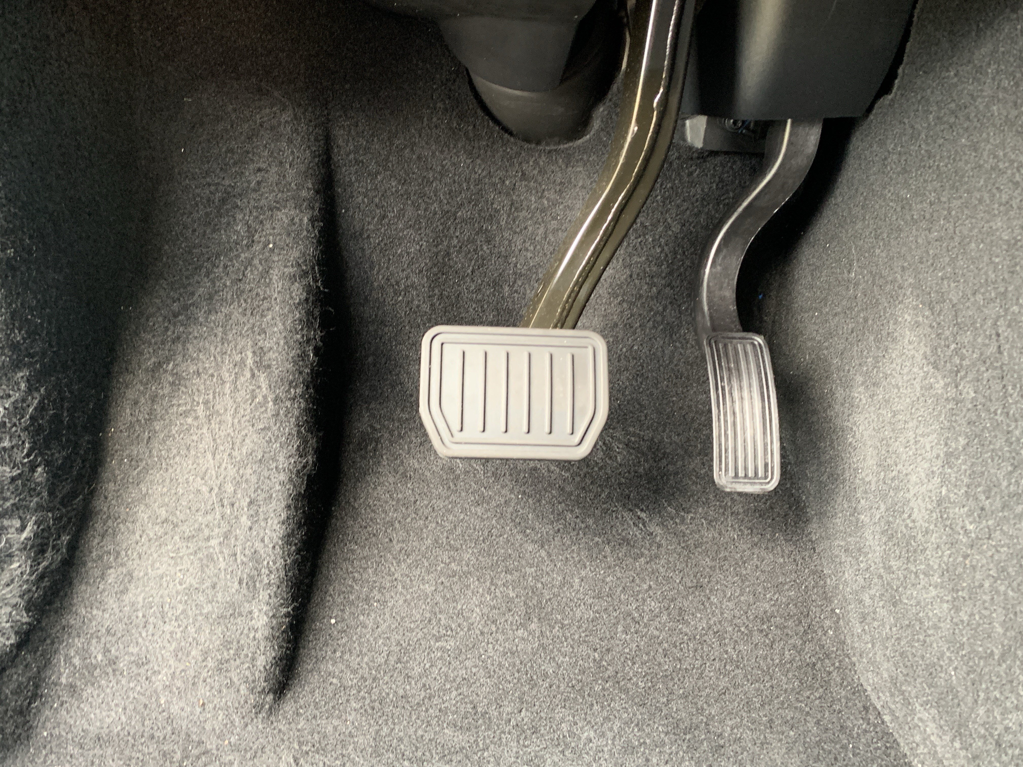Used 2025 Tesla Model Y Long Range RWD image 17