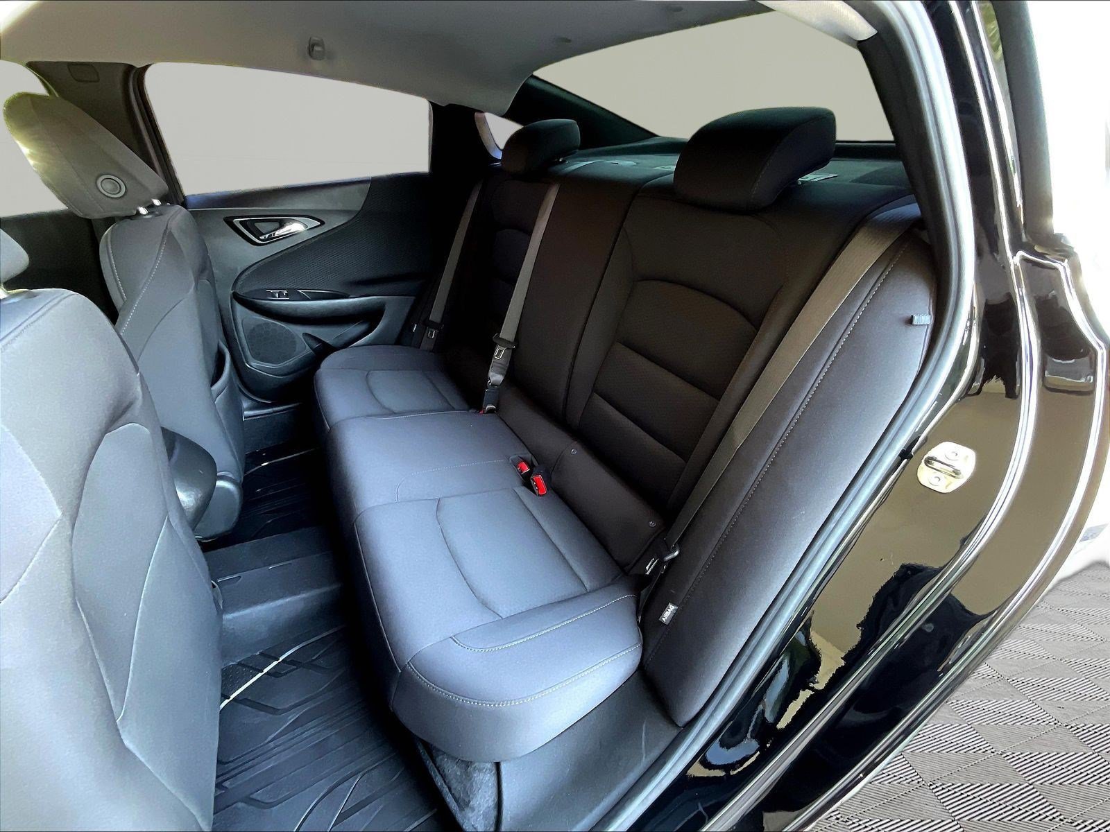 Used 2024 Chevrolet Malibu RS FWD image 21