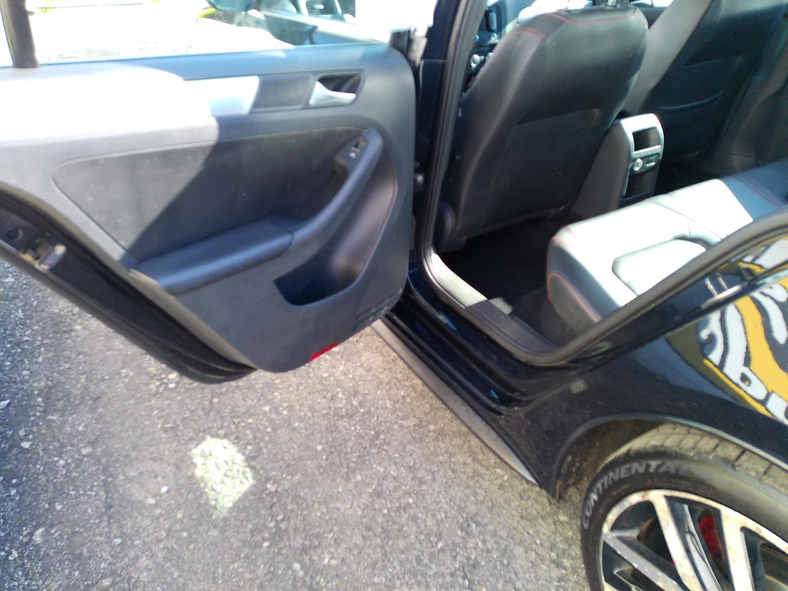 Used 2013 Volkswagen Jetta GLI Autobahn FWD image 32