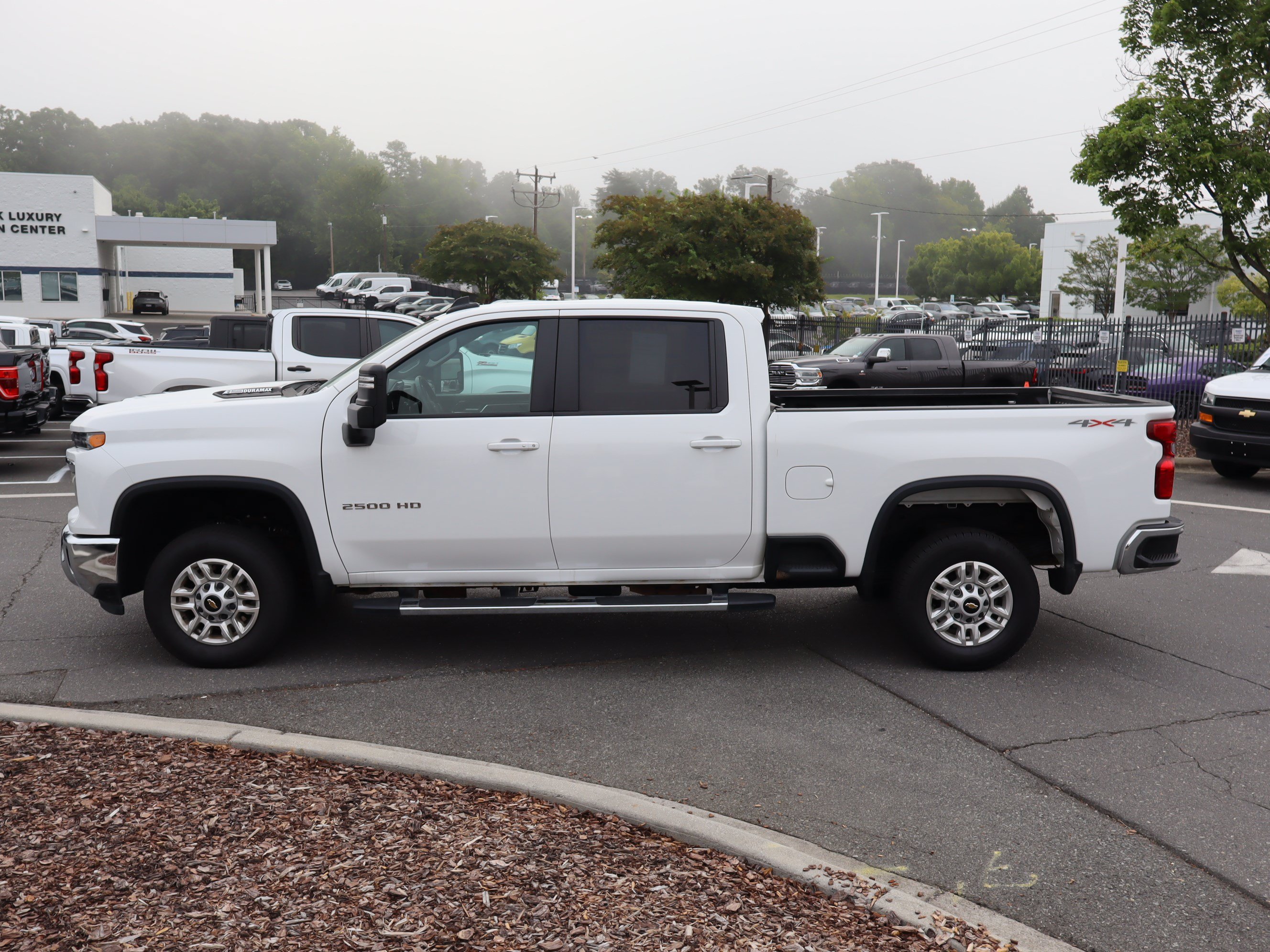 Used 2025 Chevrolet Silverado 2500 LT w/ Convenience Package AWD/4WD image 7