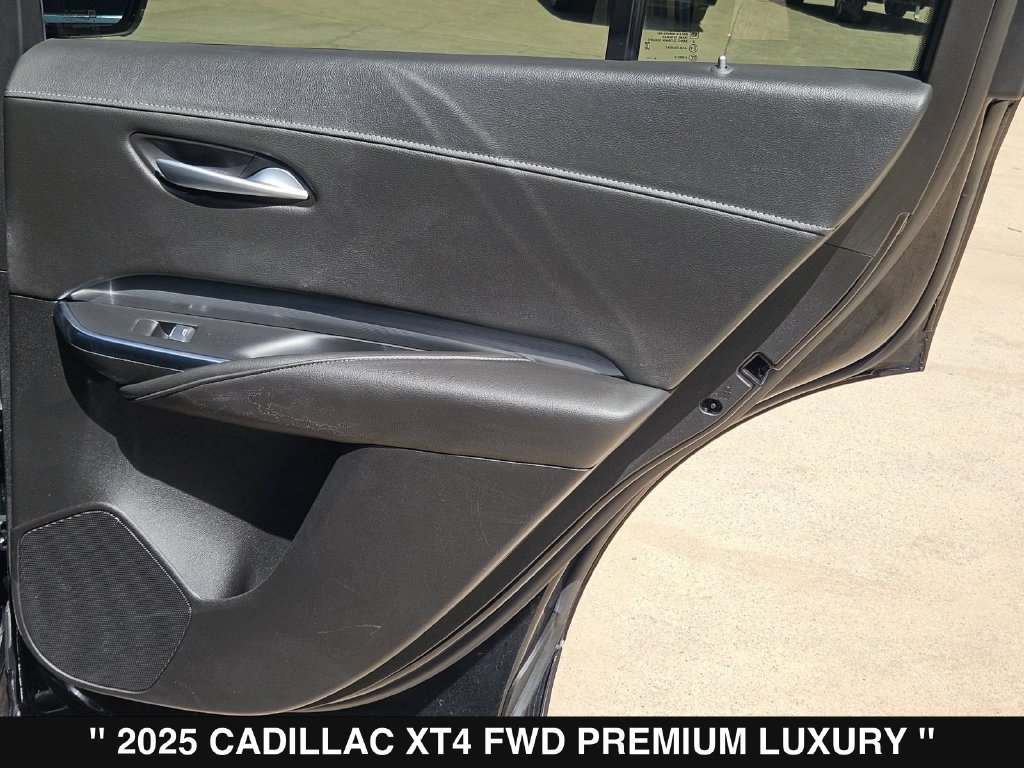 Used 2025 Cadillac XT4 Premium Luxury FWD image 27
