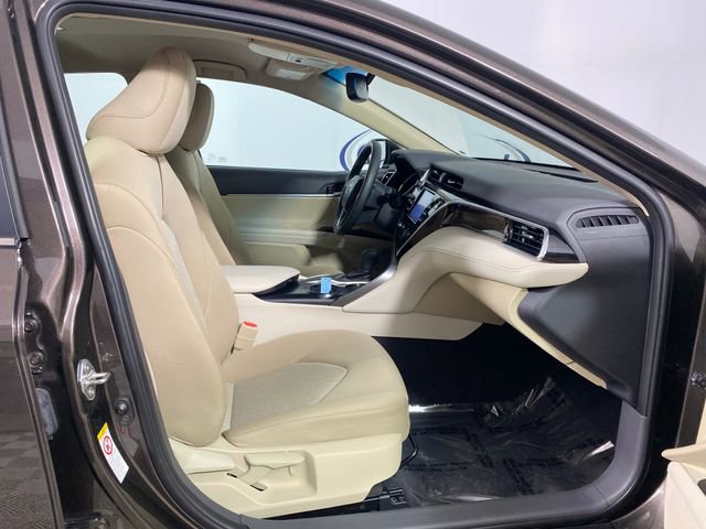 Used 2018 Toyota Camry LE w/ Convenience Package FWD image 8