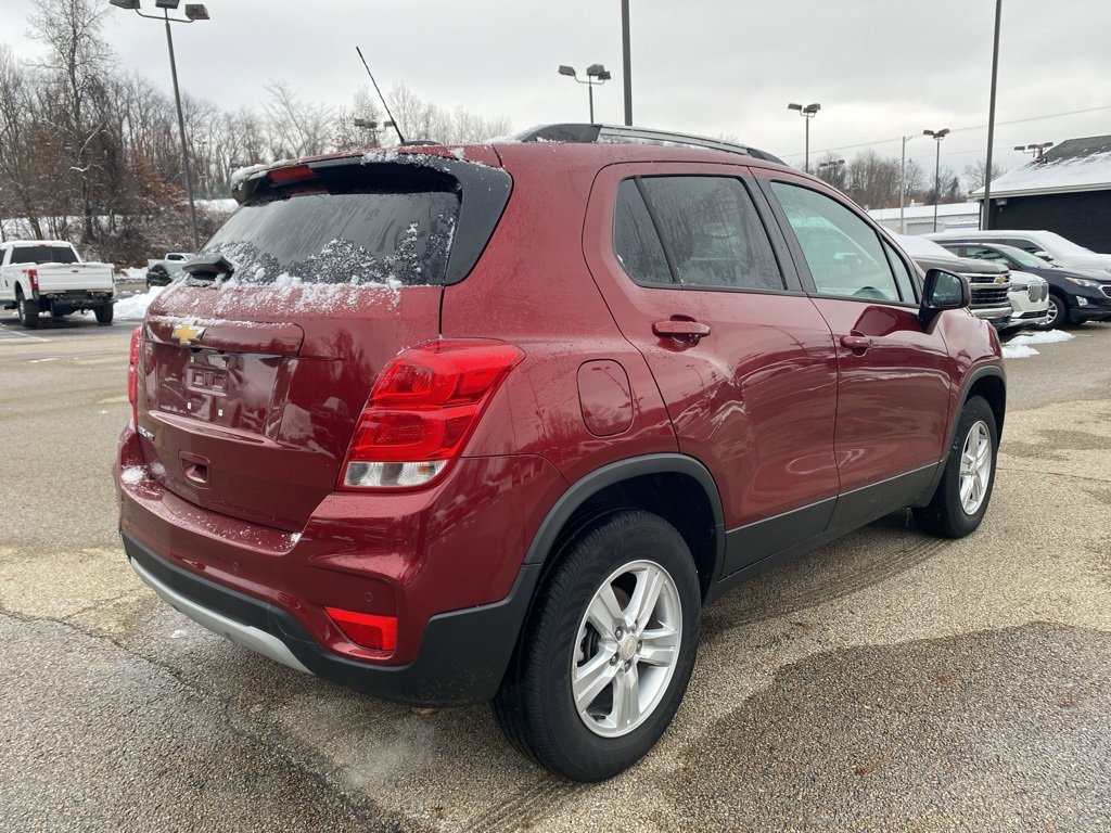 Certified 2022 Chevrolet Trax LT w/ Driver Confidence Package image 3