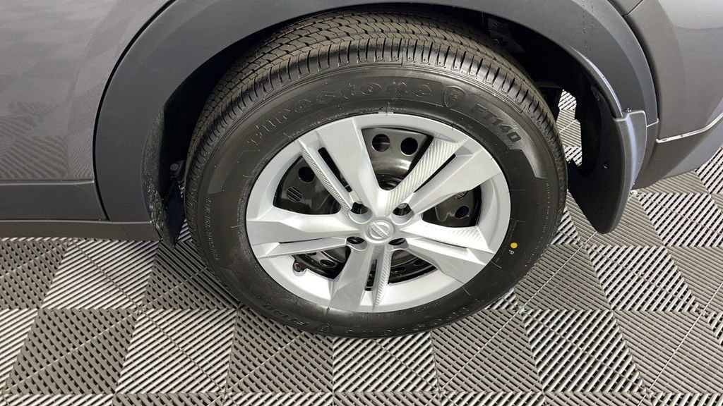 New 2025 Nissan Kicks Play S image 31