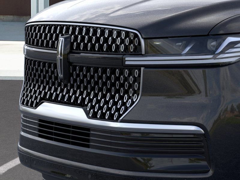 New 2026 Lincoln Navigator Premiere AWD/4WD image 17