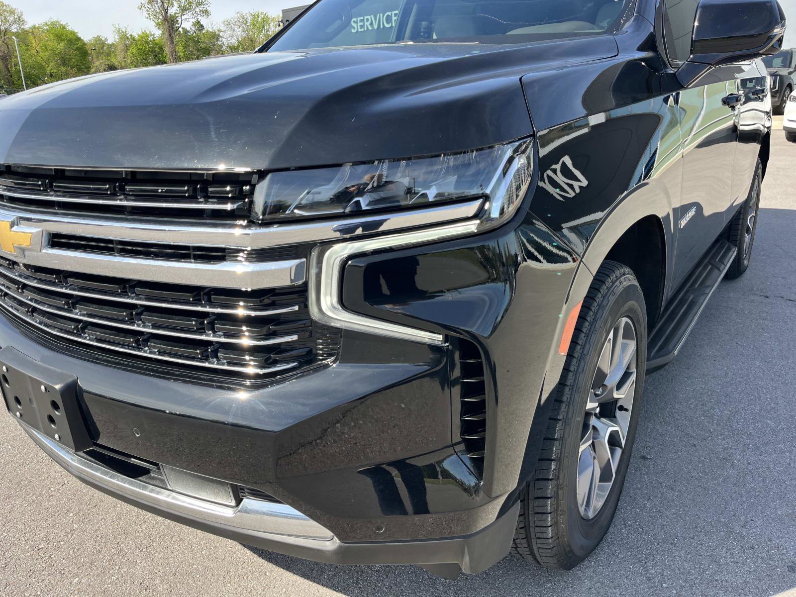 Used 2022 Chevrolet Tahoe LT w/ Luxury Package AWD/4WD image 11