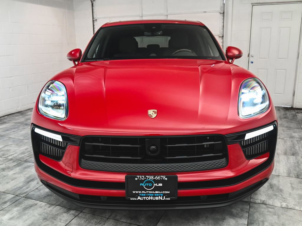 Used 2023 Porsche Macan S image 2