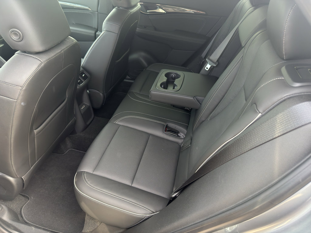 Used 2021 Buick Envision Essence w/ Technology Package I image 17