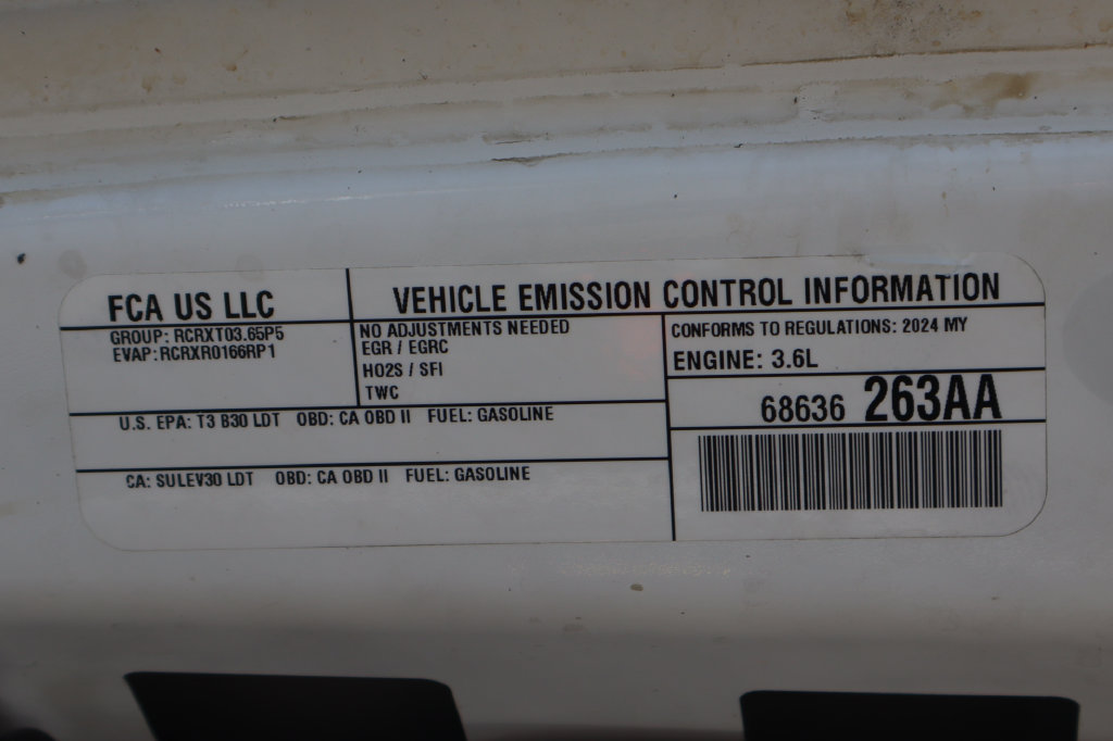 Used 2024 Jeep Gladiator Mojave AWD/4WD image 16