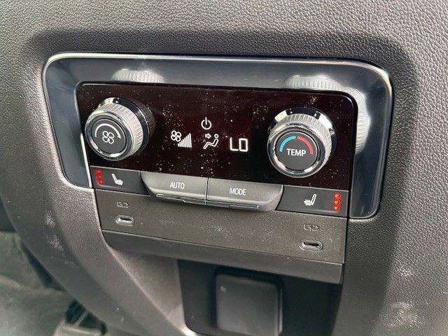 New 2025 Chevrolet Suburban Premier image 17