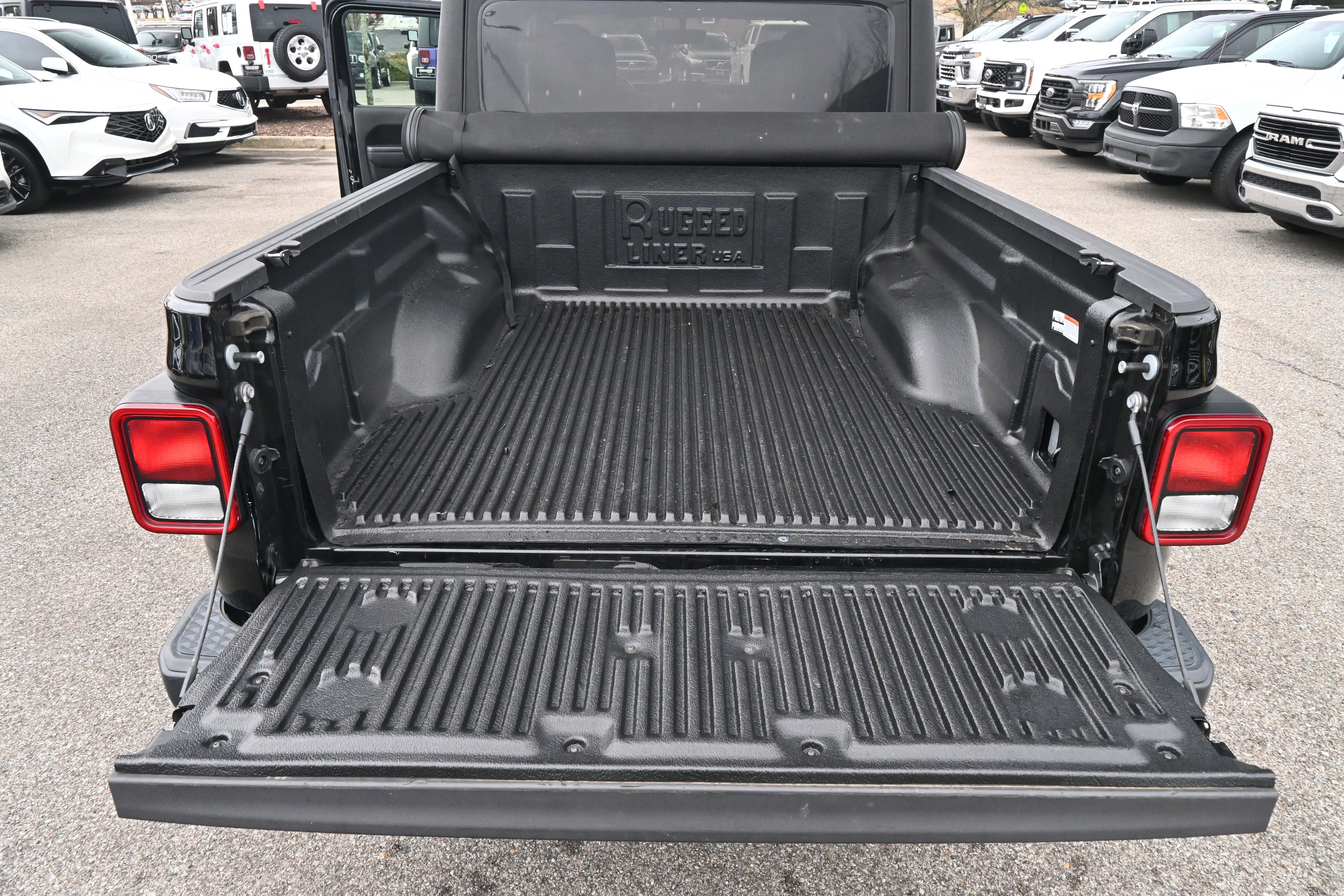 Used 2022 Jeep Gladiator Mojave image 13