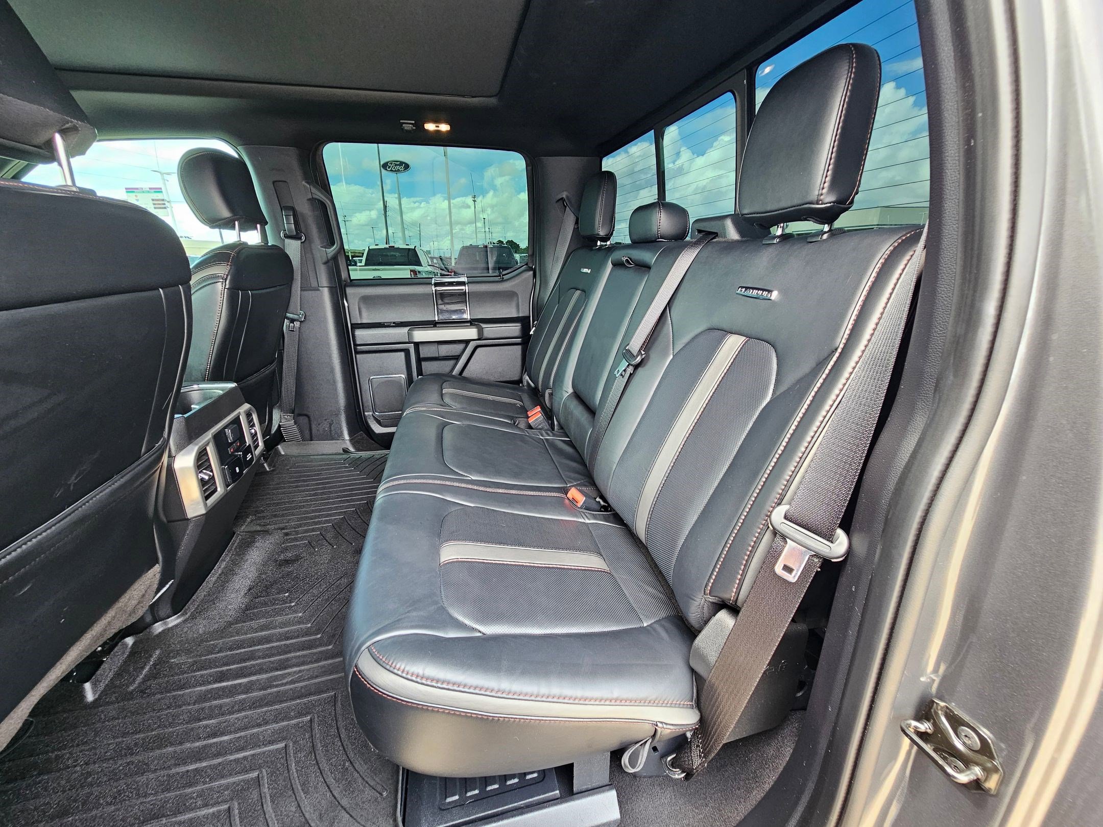 Used 2021 Ford F250 Platinum w/ FX4 Off-Road Package AWD/4WD image 27