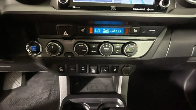 Used 2020 Toyota Tacoma TRD Sport w/ TRD Premium Sport Package AWD/4WD image 22