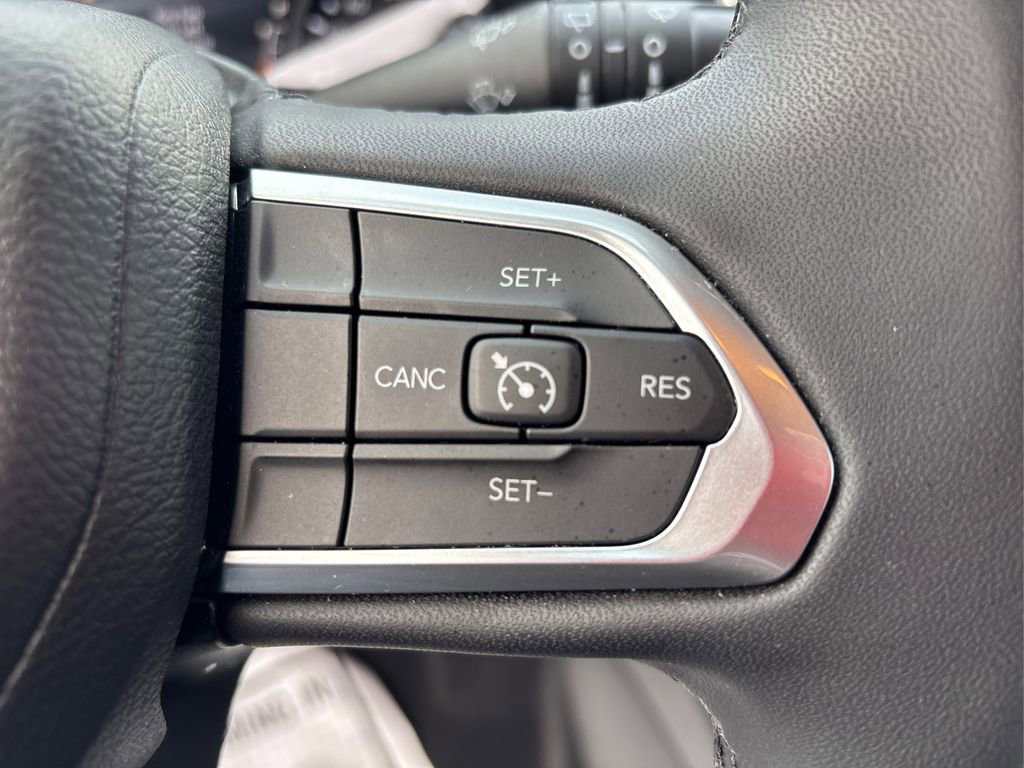 Used 2023 Jeep Compass Latitude image 25