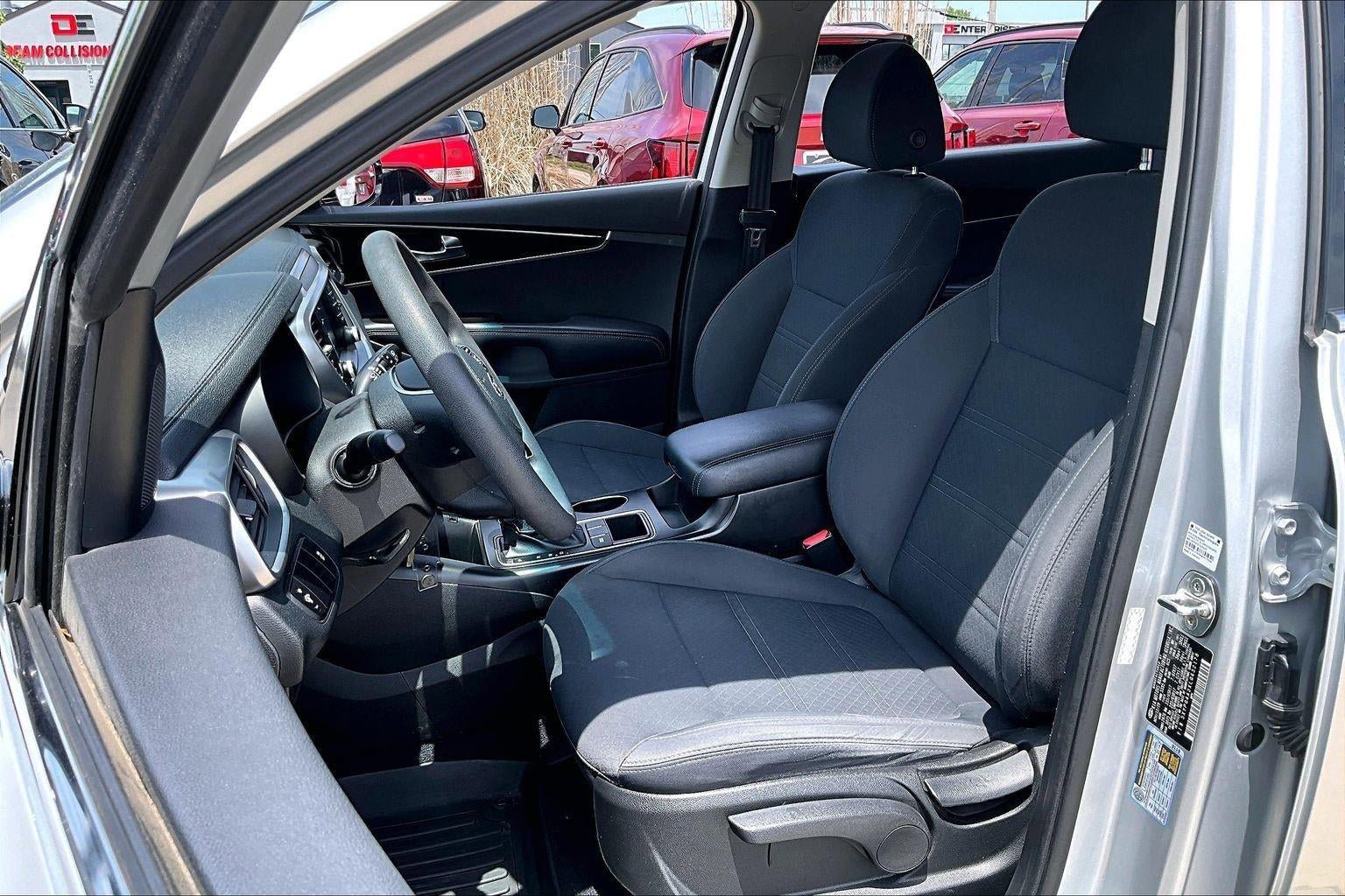 Used 2020 Kia Sorento L FWD image 21
