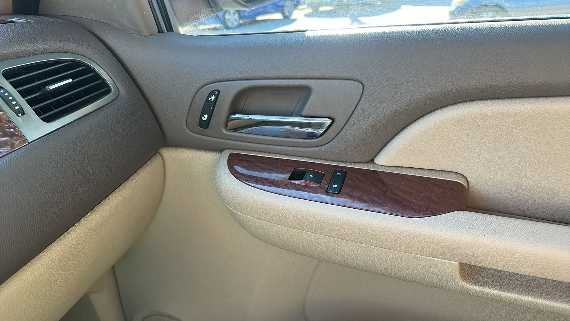 Used 2008 GMC Yukon XL SLT w/ SLT Preferred Equipment Group image 43