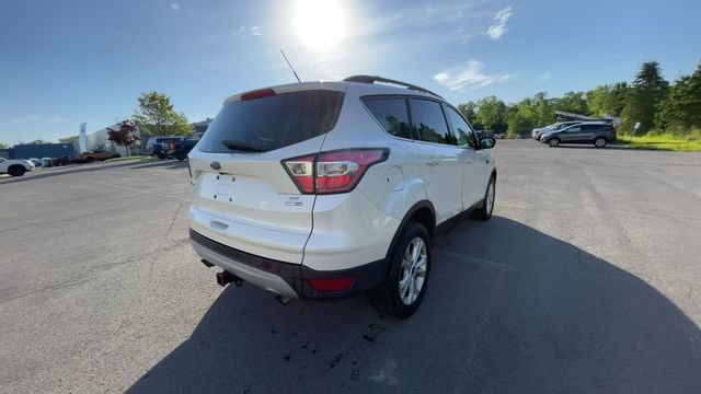 Used 2017 Ford Escape SE AWD/4WD image 9