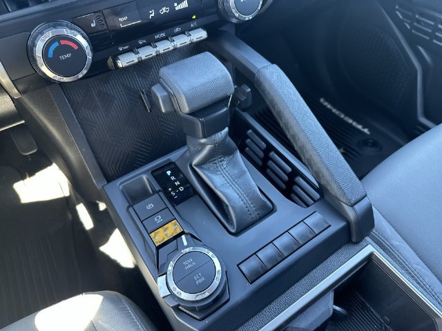 Used 2024 Toyota Tacoma SR5 AWD/4WD image 23