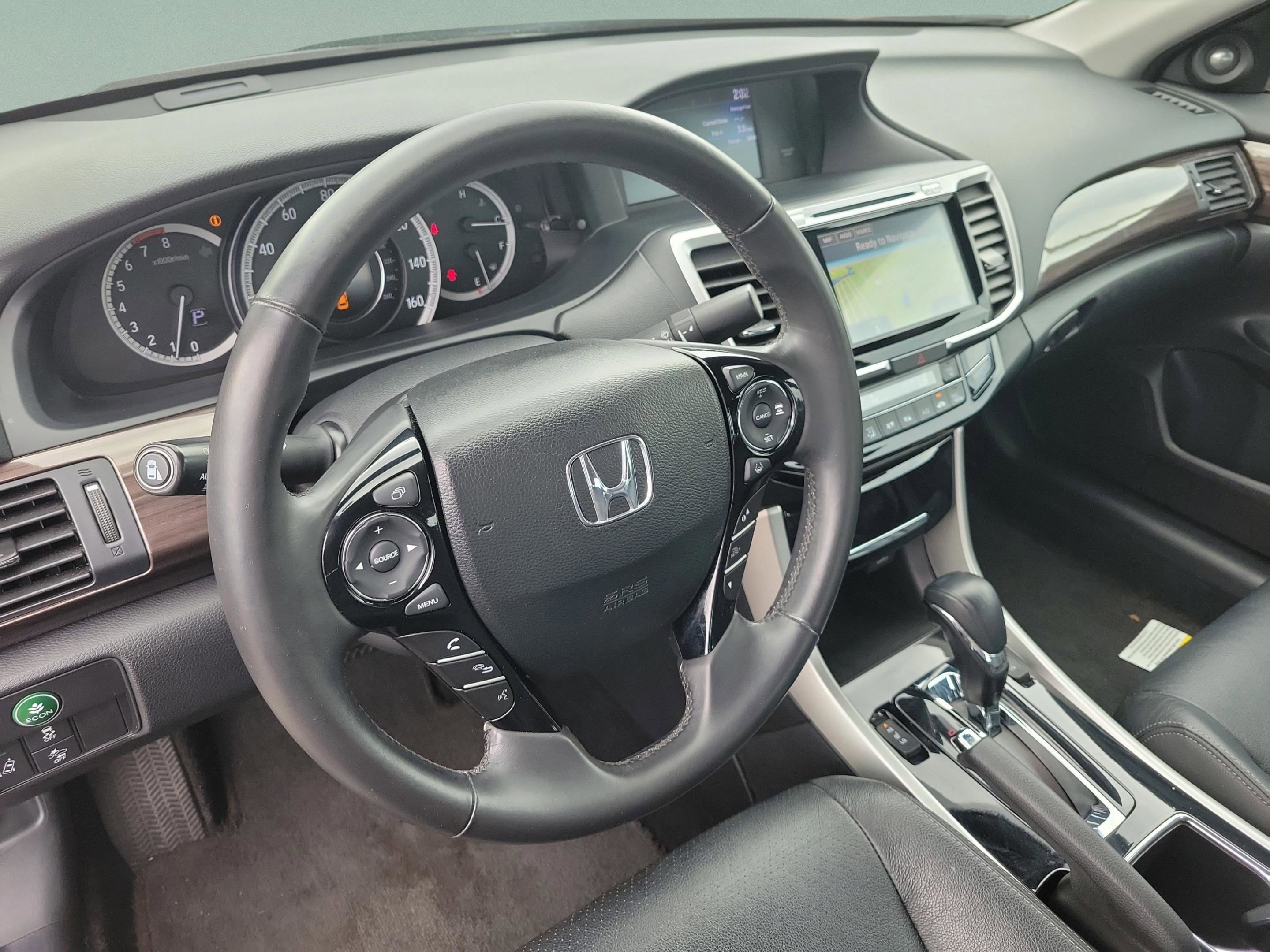 Used 2017 Honda Accord EX-L image 18