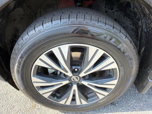 Used 2021 Nissan Rogue SV w/ Premium Package image 11