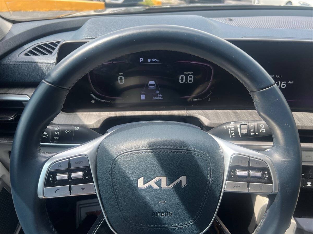 Used 2023 Kia Telluride EX w/ EX Captain's Chair Package FWD image 12