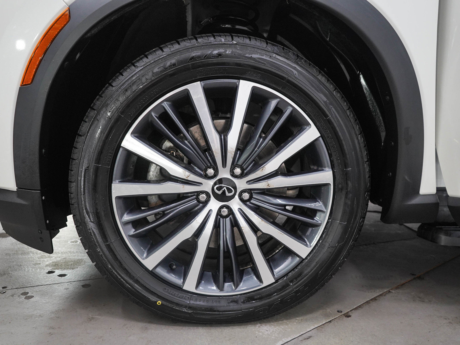 Used 2023 INFINITI QX60 Sensory AWD/4WD image 33