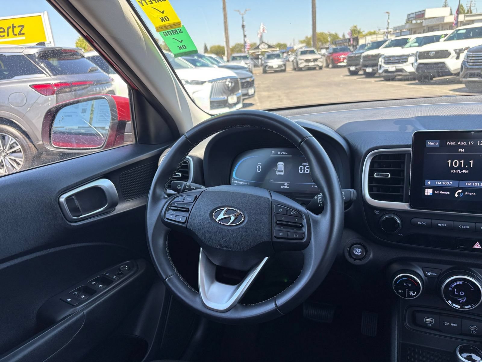 Used 2025 Hyundai Venue SEL FWD image 34