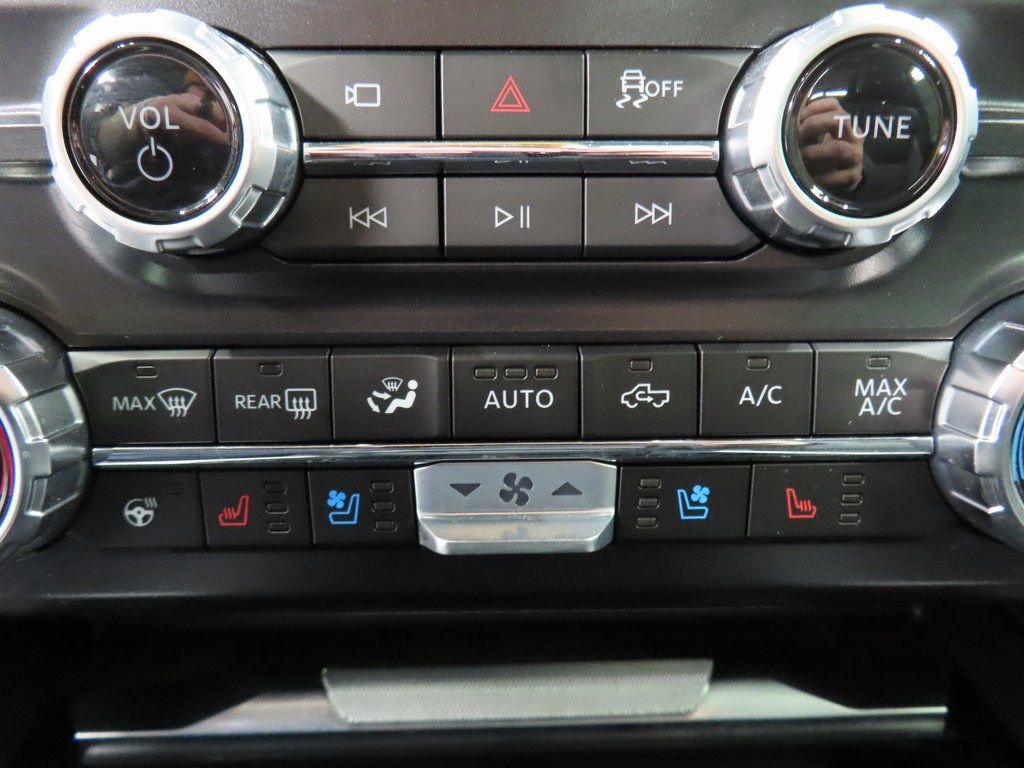 Used 2025 Ford F350 Platinum AWD/4WD image 73