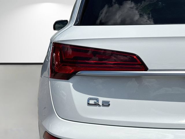 Used 2023 Audi Q5 2.0T Premium w/ Convenience Package AWD/4WD image 10