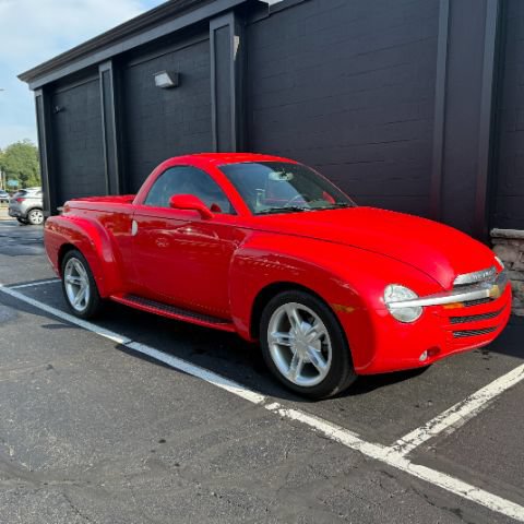 Used 2003 Chevrolet SSR w/ Preferred Equipment Group RWD image 11
