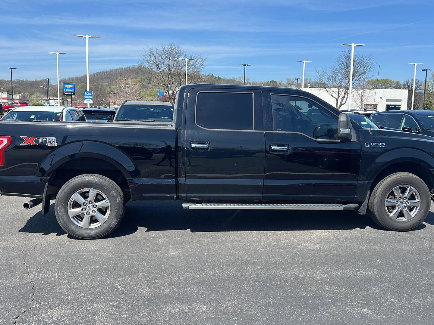 Used 2016 Ford F150 XLT w/ Equipment Group 301A Mid AWD/4WD image 4
