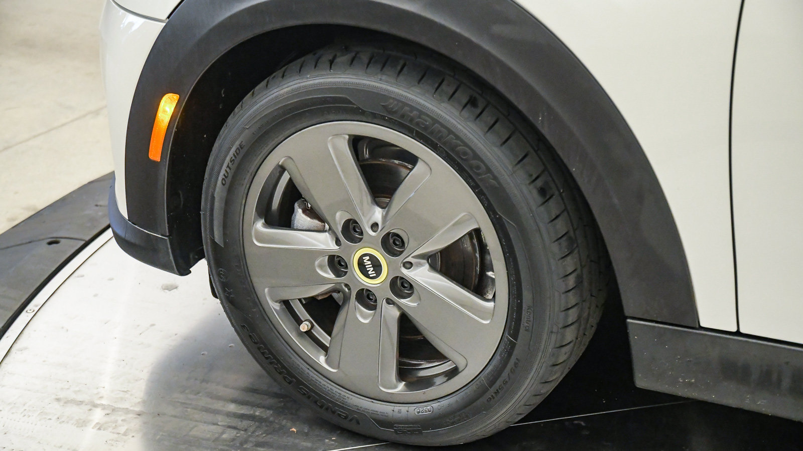 Certified 2024 MINI Cooper SE FWD image 10