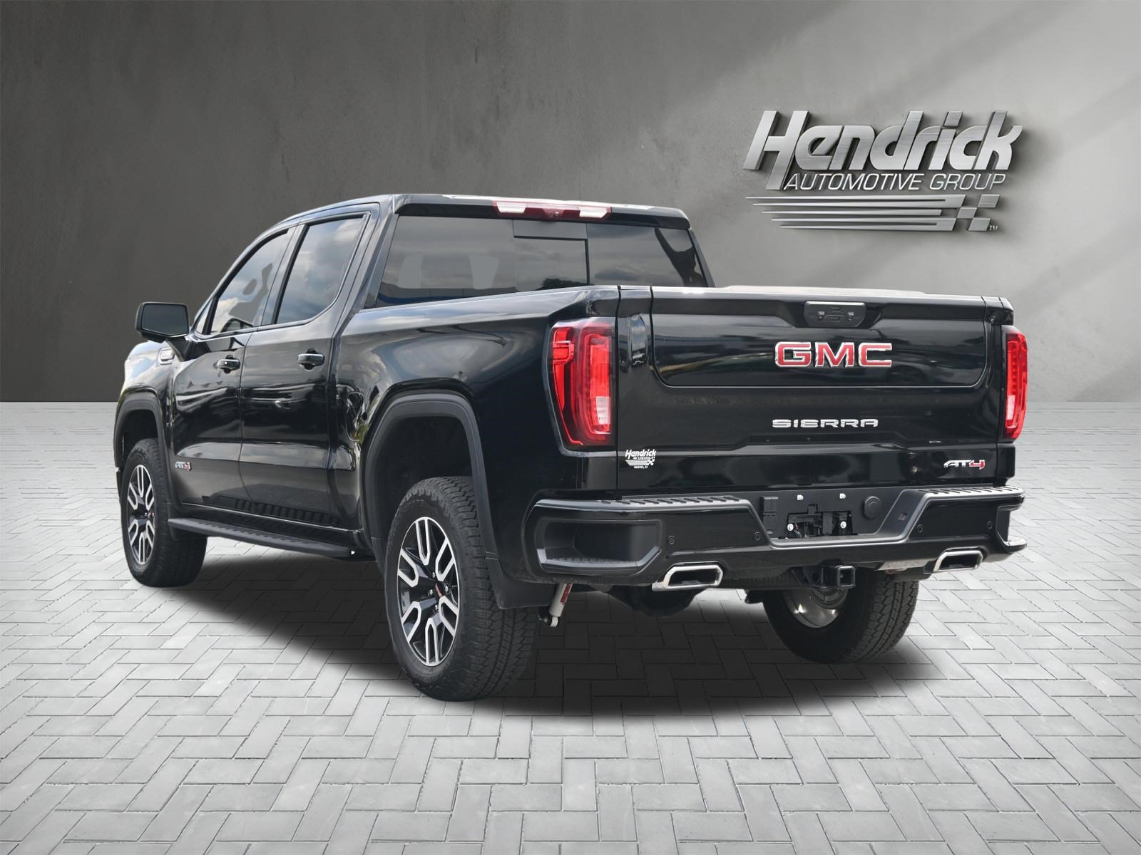 Used 2025 GMC Sierra 1500 AT4 w/ AT4 Premium Package AWD/4WD image 10