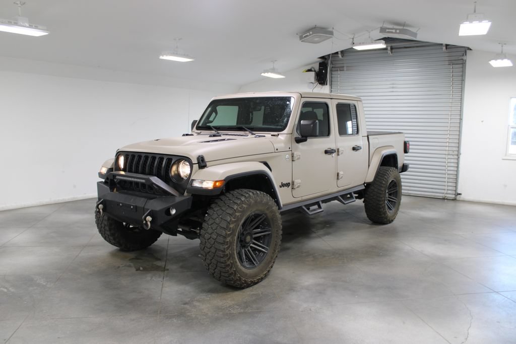 Used 2022 Jeep Gladiator Overland w/ Cold Weather Group AWD/4WD image 4