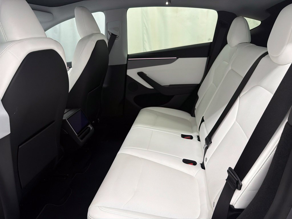 Used 2026 Tesla Model Y 2WD image 19
