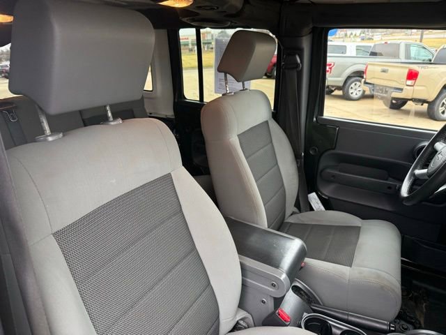Used 2010 Jeep Wrangler Unlimited Sahara image 25