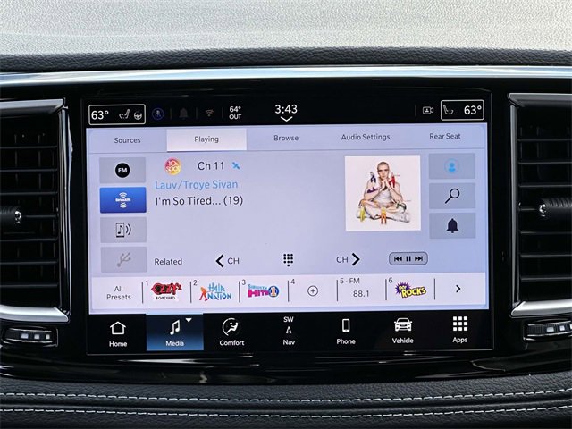 New 2025 Chrysler Pacifica Limited w/ Uconnect Theater Family Group image 5